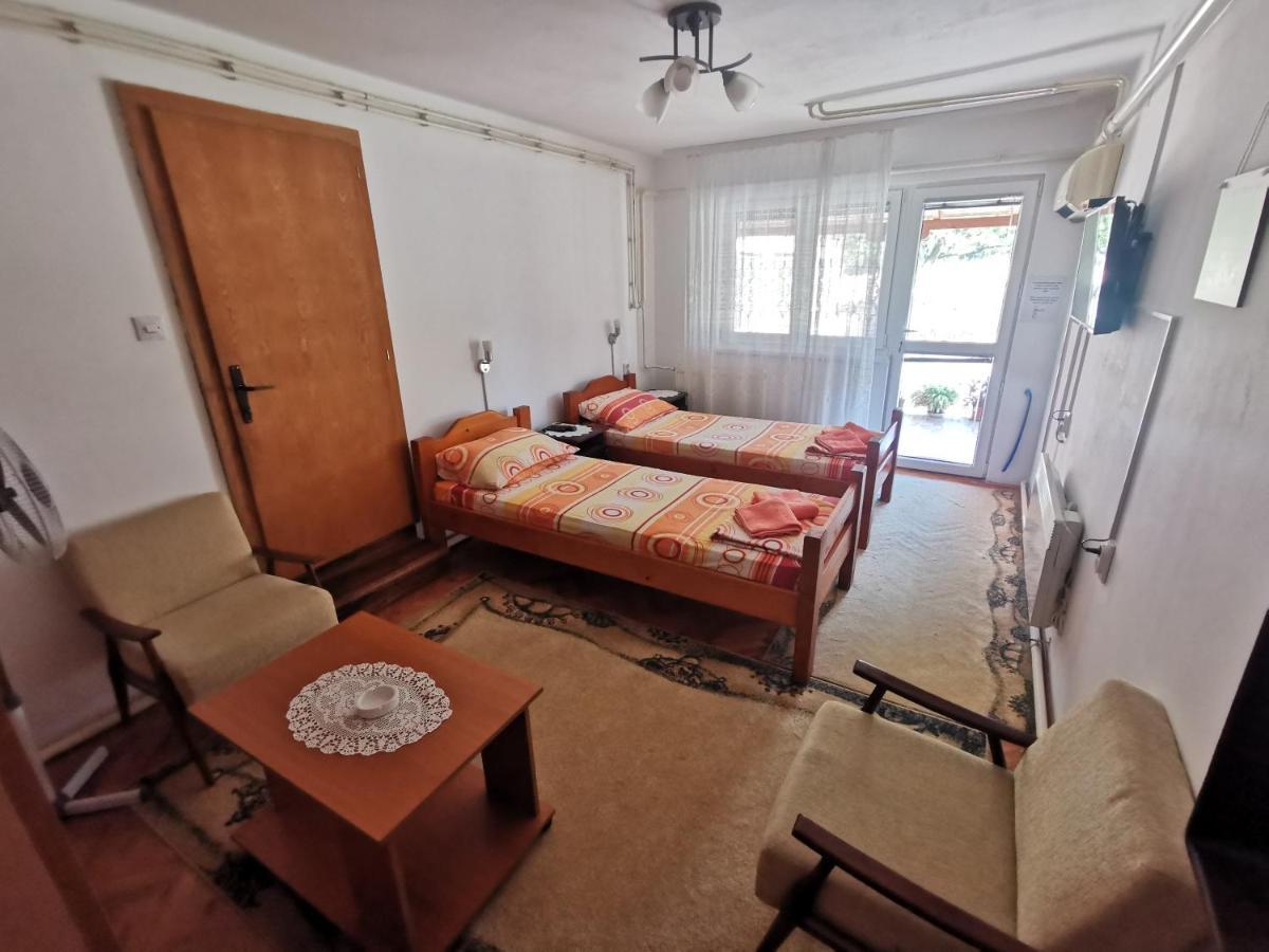 Apartments Domacinstvo Nikolic Valjevo Exterior photo